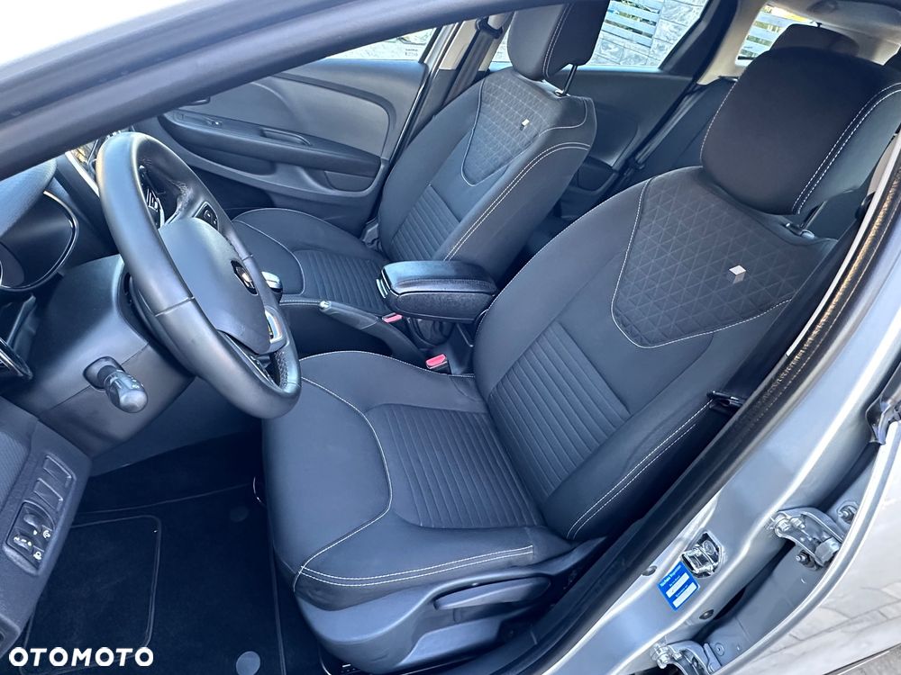 Renault Clio 1.2 16V 75 LIMITED - 9