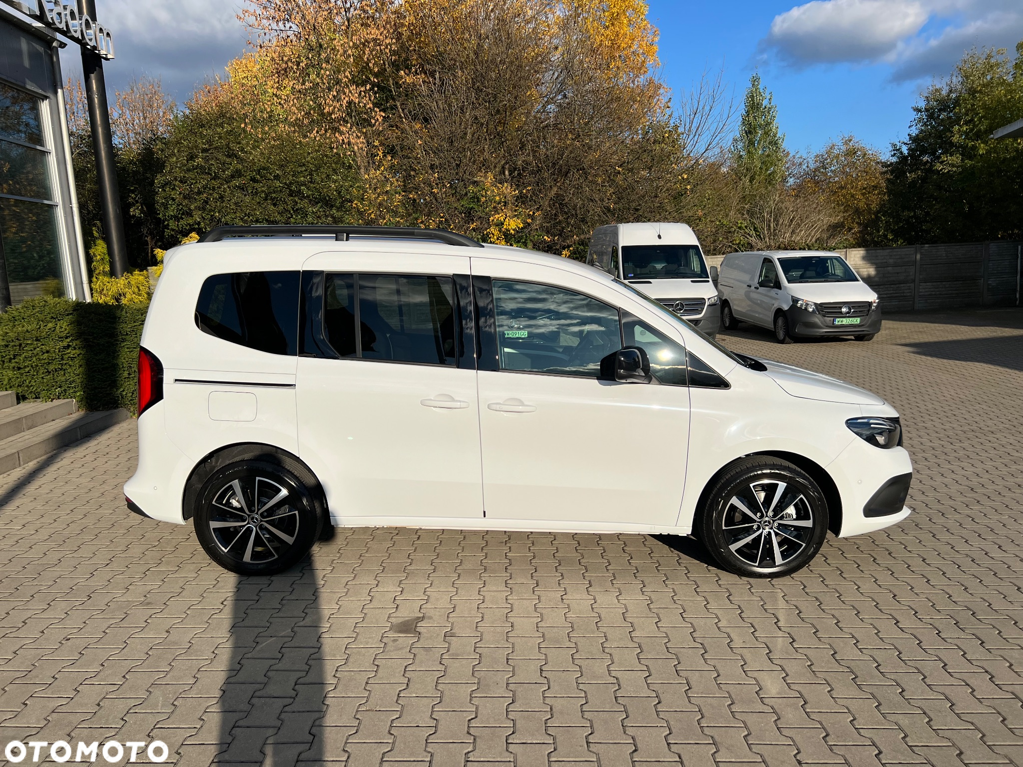 Mercedes-Benz EQT - 9