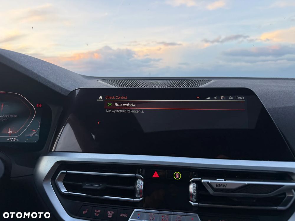 BMW Seria 3 330i Sport Line - 17