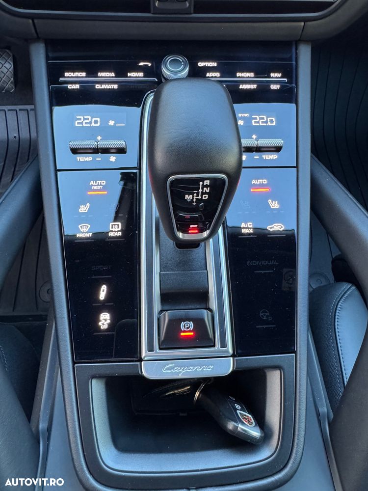 Porsche Cayenne Coupe Standard - 18