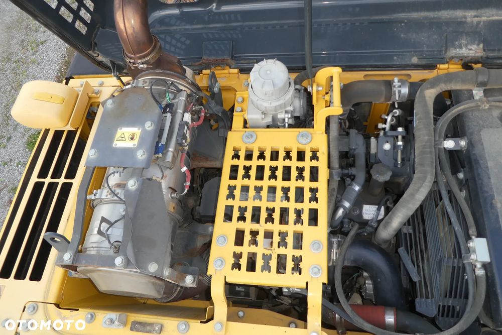 Komatsu PC 210LC-10 - 25