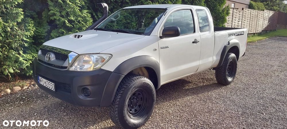 Toyota Hilux 4x4 Extra Cab - 23