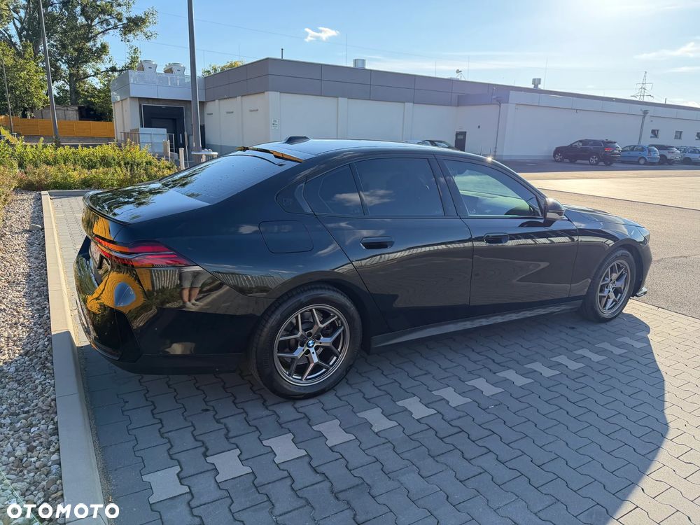 BMW Seria 5 520d mHEV - 6