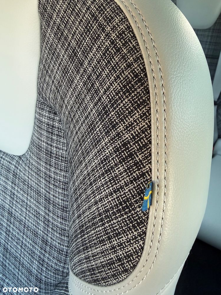 Volvo V60 D4 Momentum Pro - 30