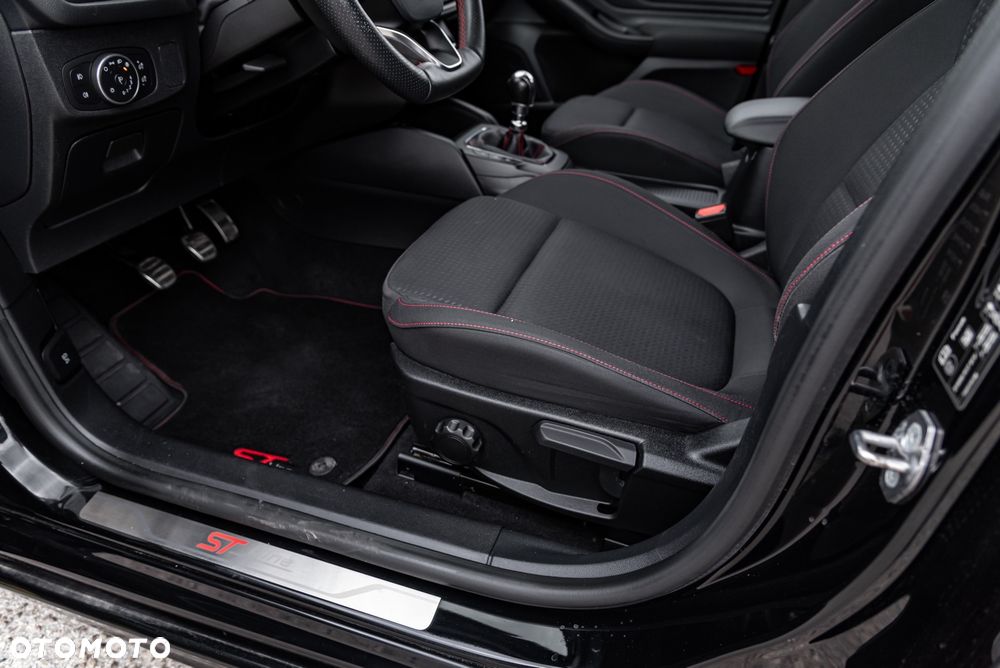 Ford Focus 1.0 EcoBoost Start-Stopp-System ST-LINE - 21