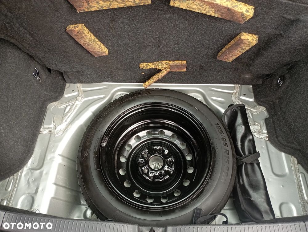 Toyota Auris 1.4 D-4D Luna - 22