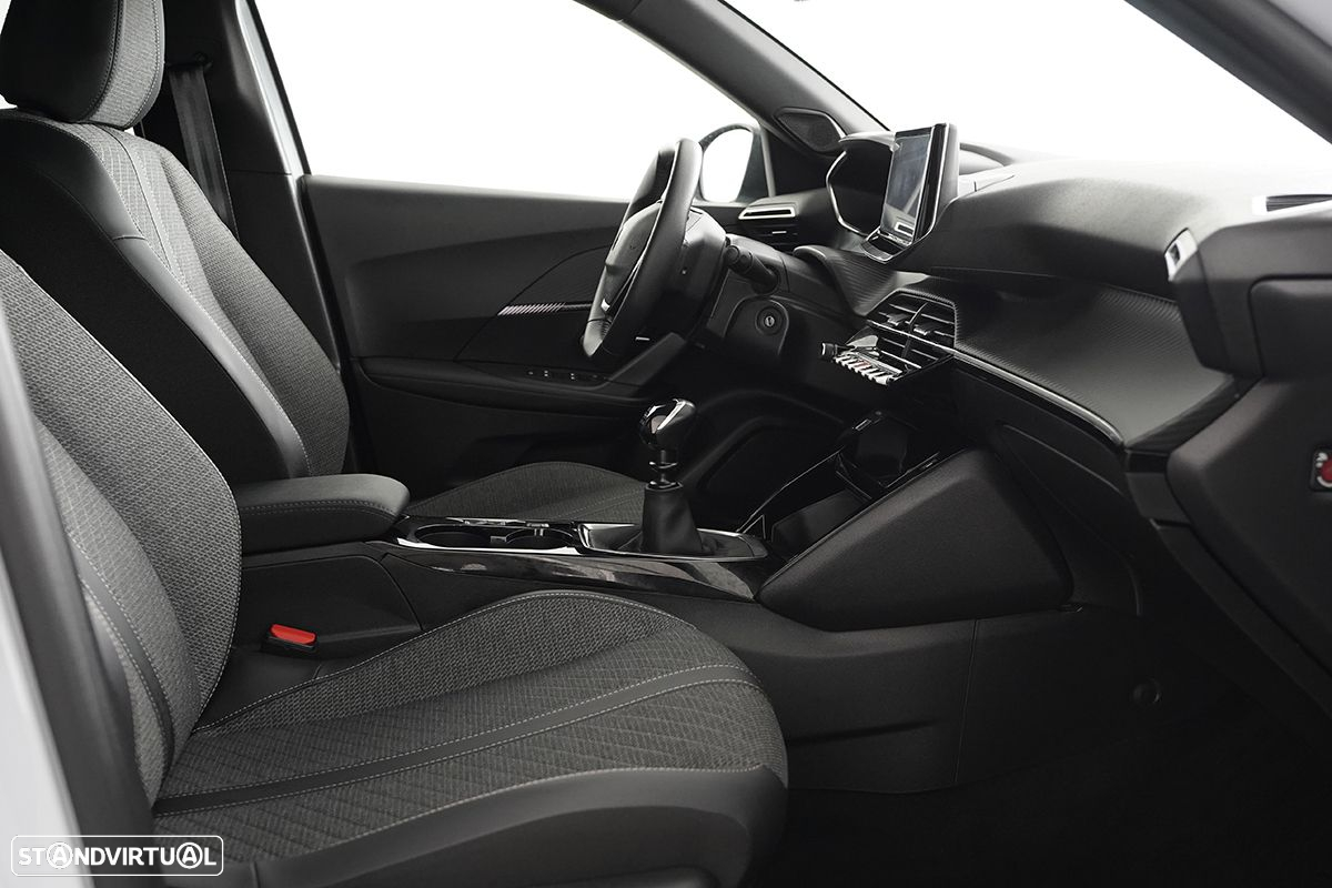 Peugeot 2008 1.2 PureTech Allure - 24
