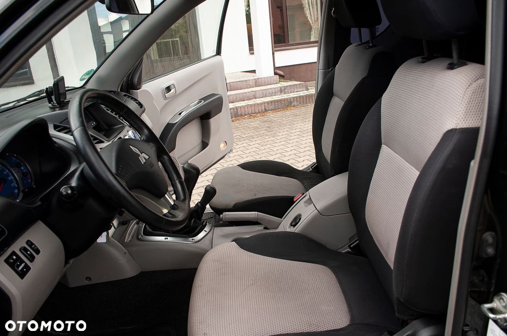 Mitsubishi L200 Pick Up 4x4 Intense Club Cab - 10