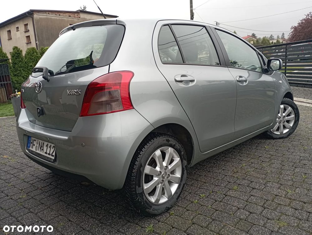 Toyota Yaris 1.3 VVT-i Sol - 4