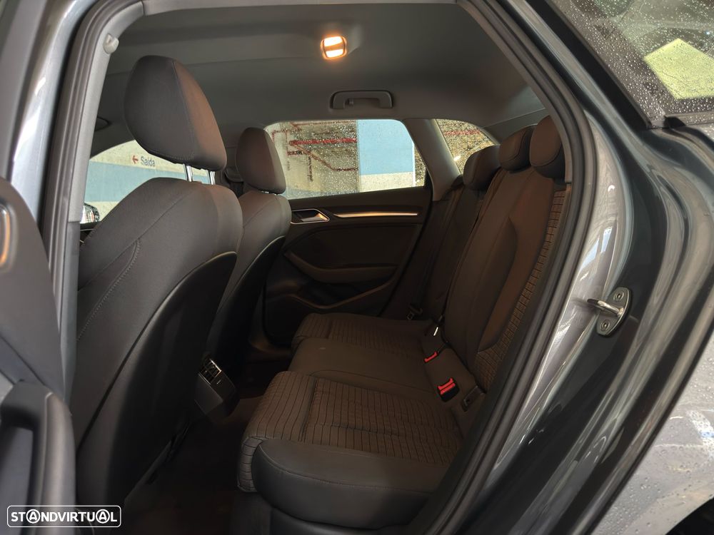 Audi A3 Sportback 1.6 TDI Sport S tronic - 19