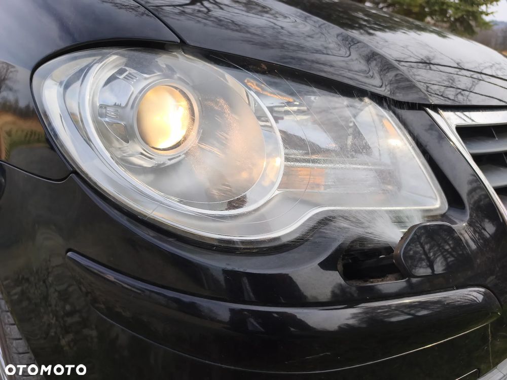 Volkswagen Touran - 17