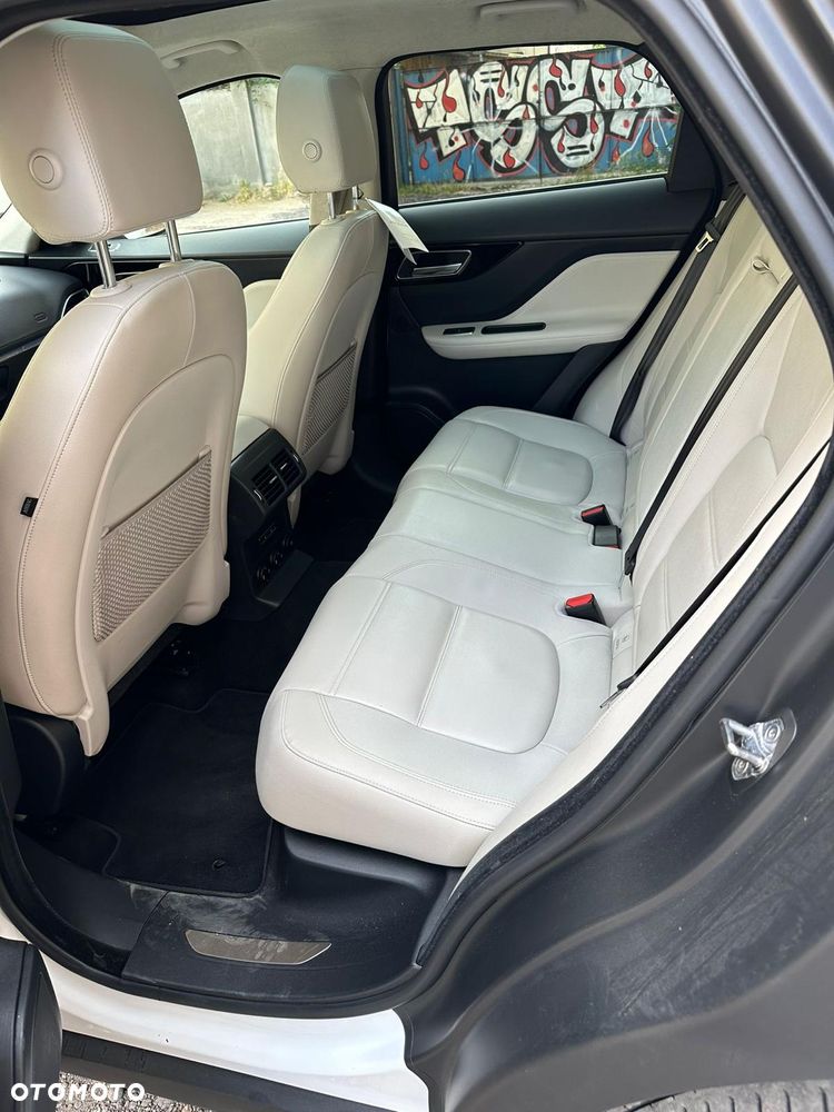 Jaguar F-Pace 2.0 i4P AWD Prestige - 8