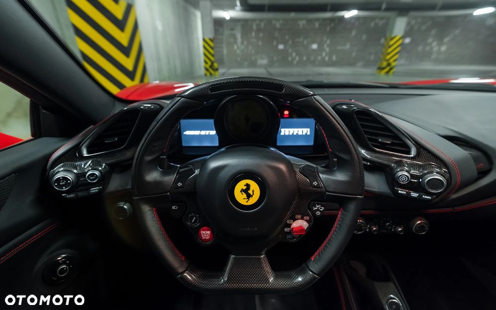 Ferrari 488 - 12