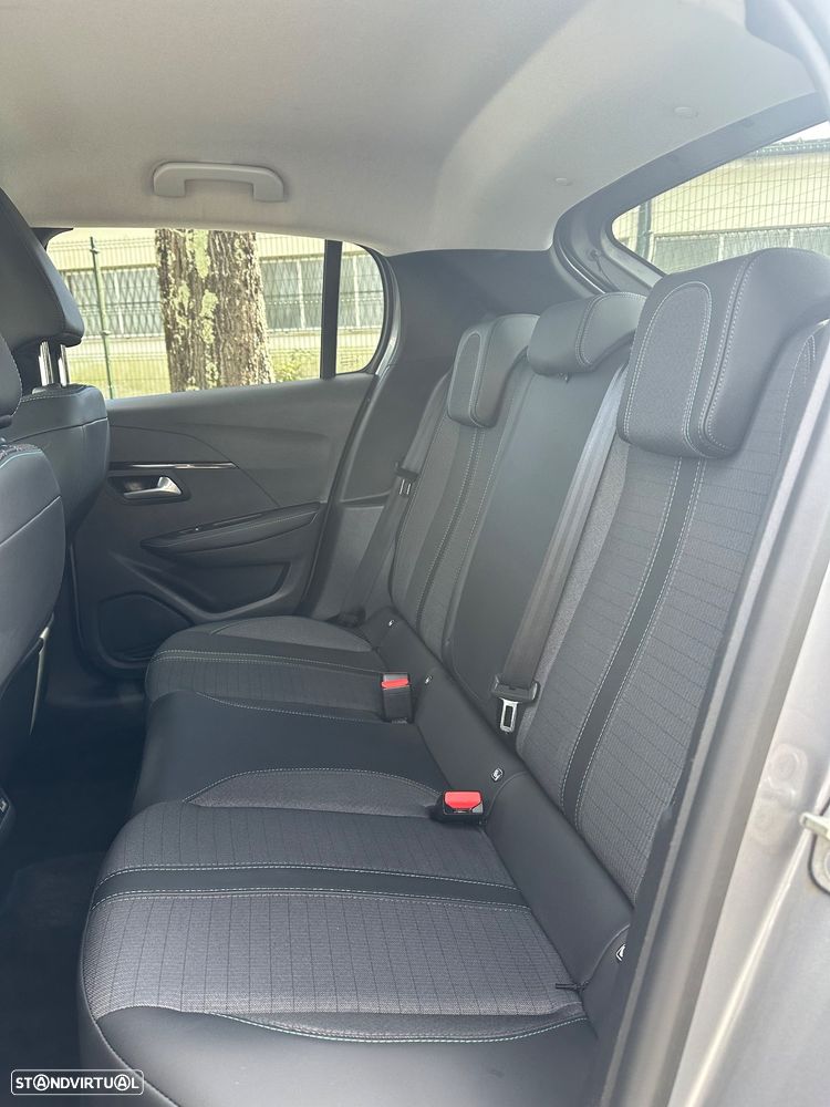 Peugeot e-208 Allure - 30