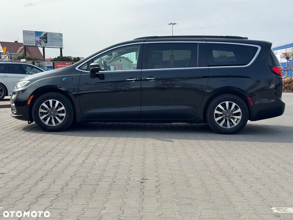 Chrysler Pacifica - 22