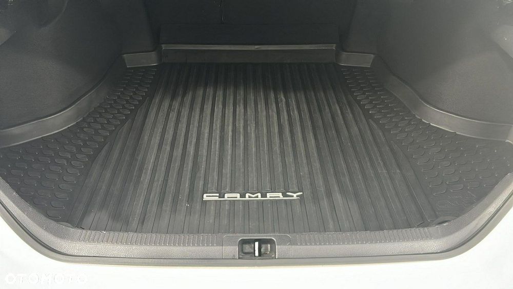 Toyota Camry - 11