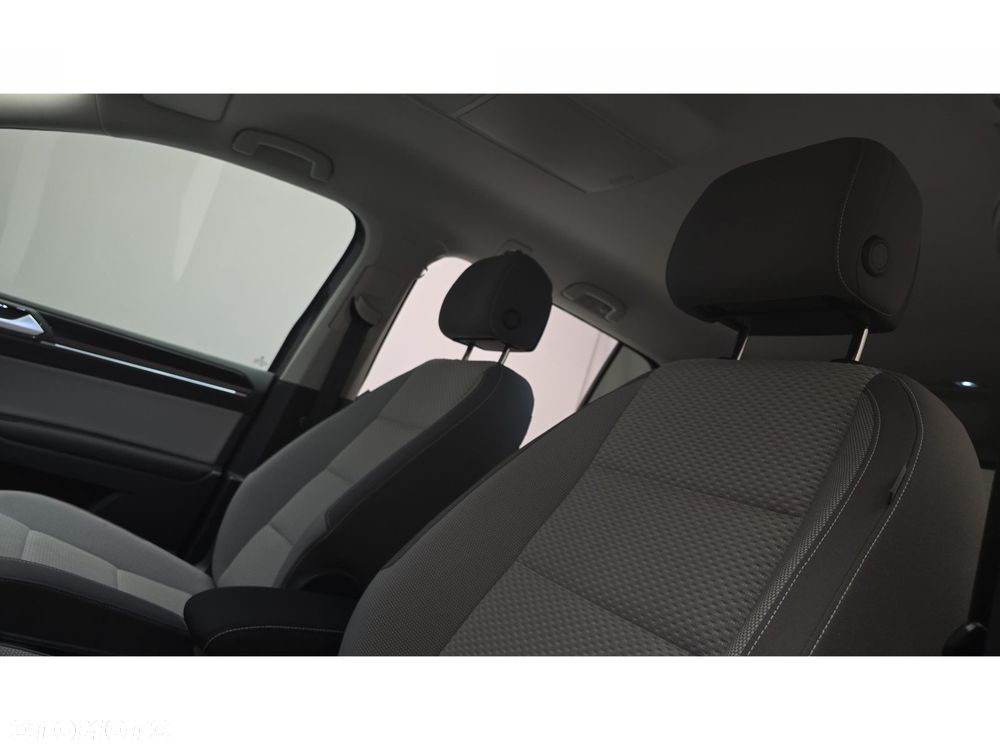 Volkswagen Touran - 18