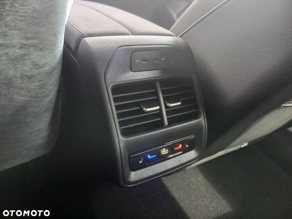 Skoda Superb 2.0 TSI Sportline DSG - 32