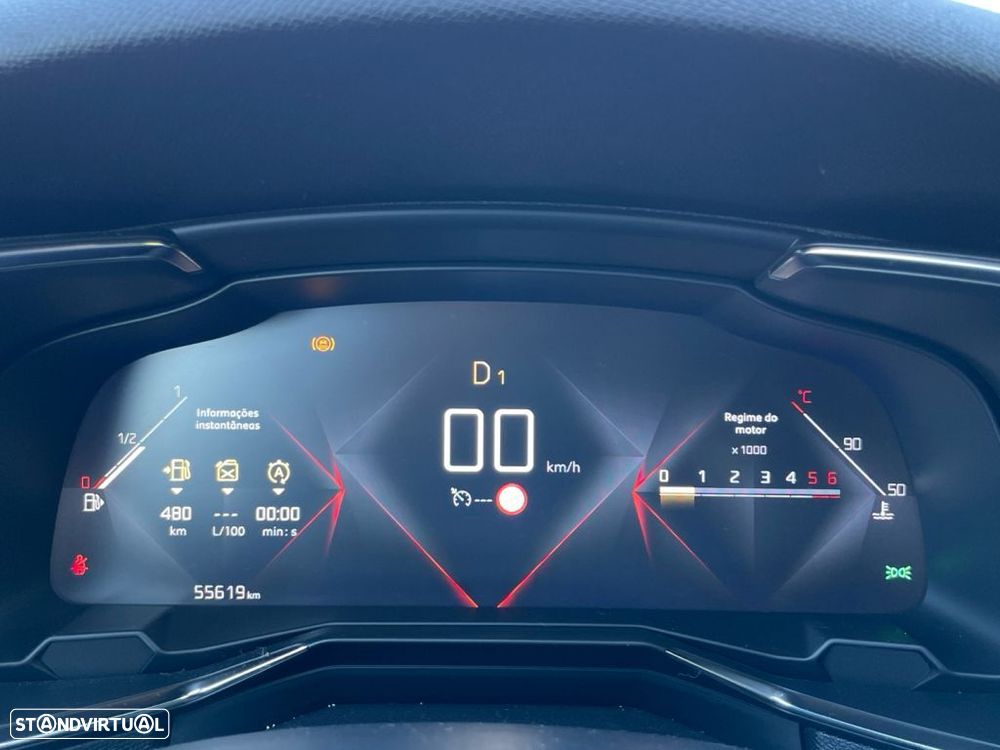 DS 7 Crossback 1.5 BlueHDi Performance Line EAT8 — fotografia 3
