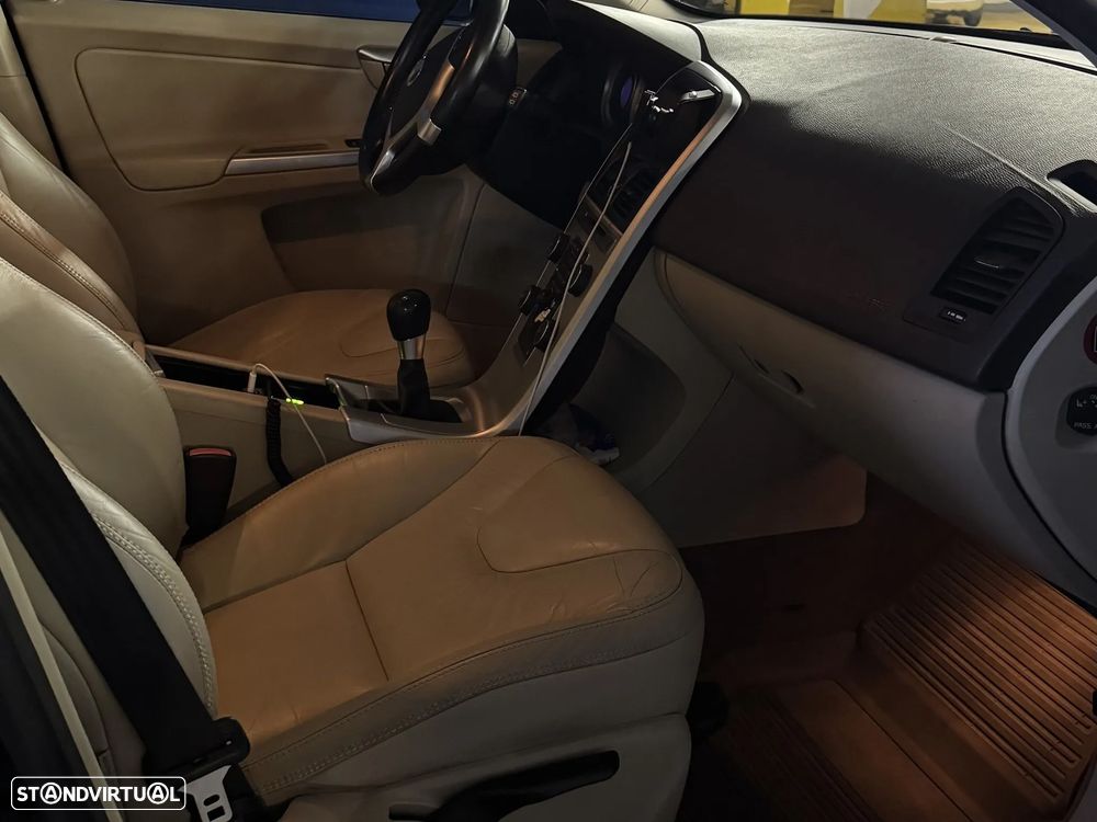 Volvo XC 60 2.0 D3 Drive Summum - 9