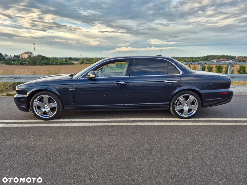Jaguar XJ XJ8 4.2 LWB Executive - 7