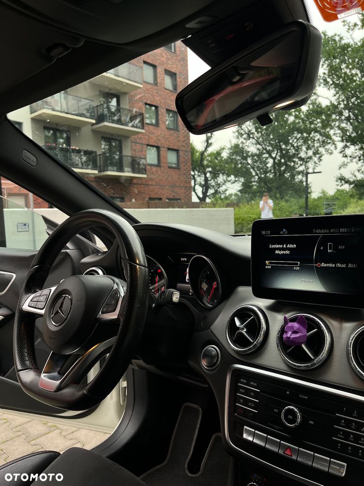 Mercedes-Benz CLA 200 7G-DCT AMG Line - 17