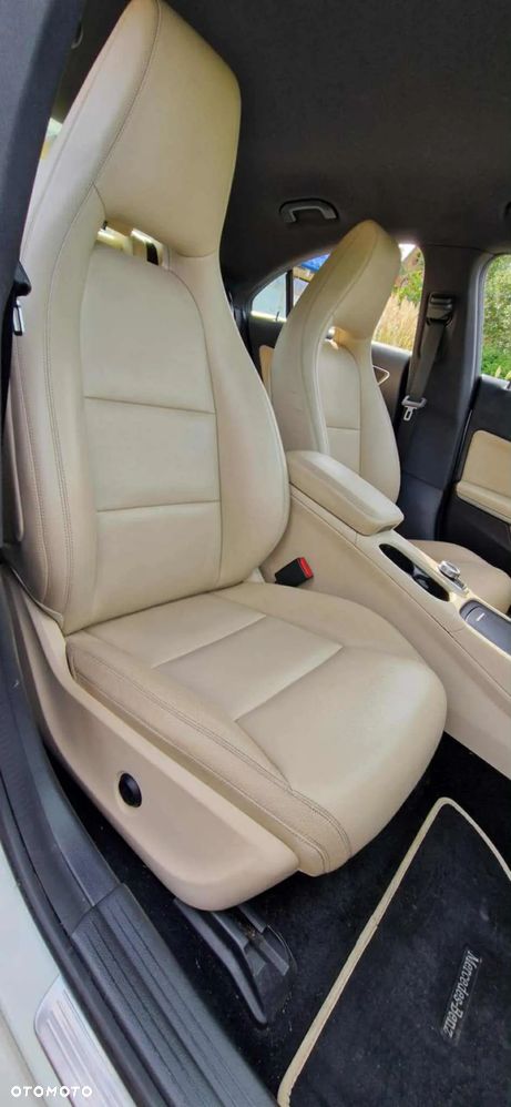 Mercedes-Benz CLA 250 4-Matic - 20