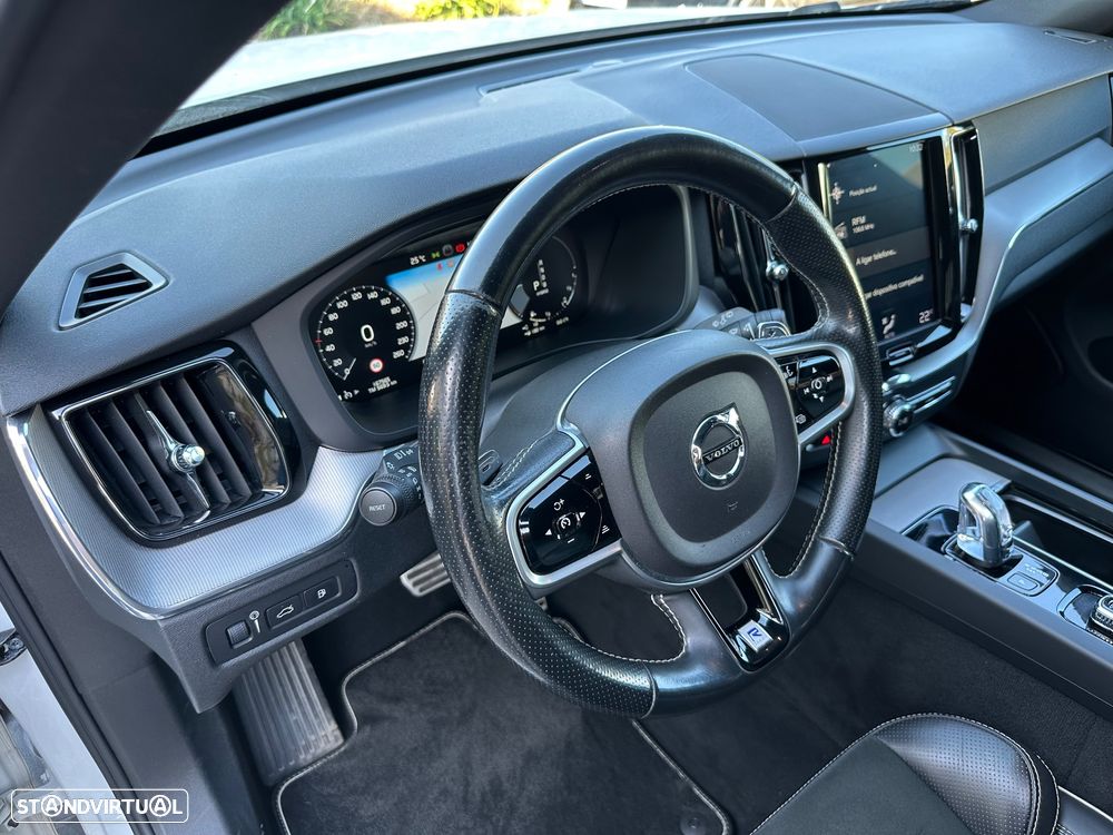 Volvo XC 60 2.0 T8 PHEV R-Design AWD - 25
