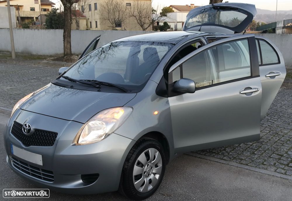 Toyota Yaris 1.0 VVT-i Comfort+AC+VSC - 32