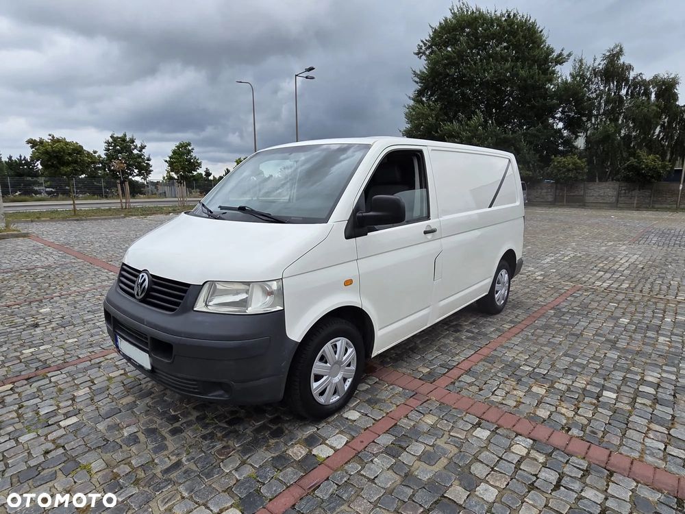 Volkswagen Transporter - 1
