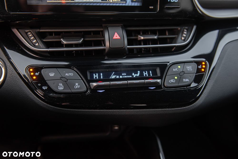 Toyota C-HR 1.2 T GPF Prestige CVT 4x4 - 29