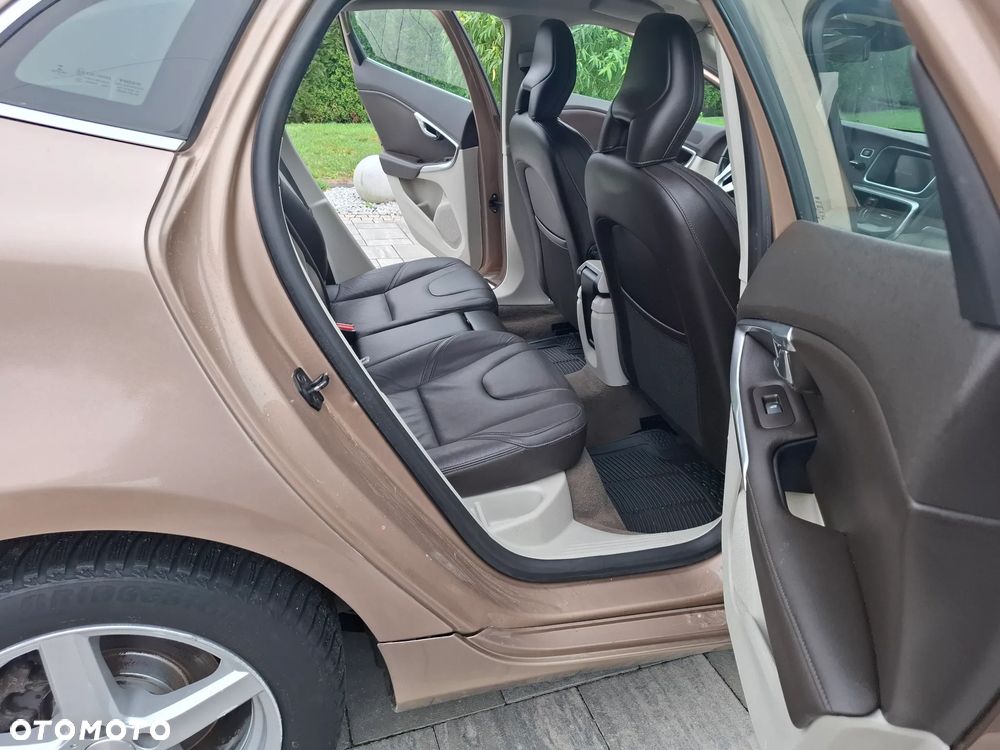 Volvo V40 D2 You - 17
