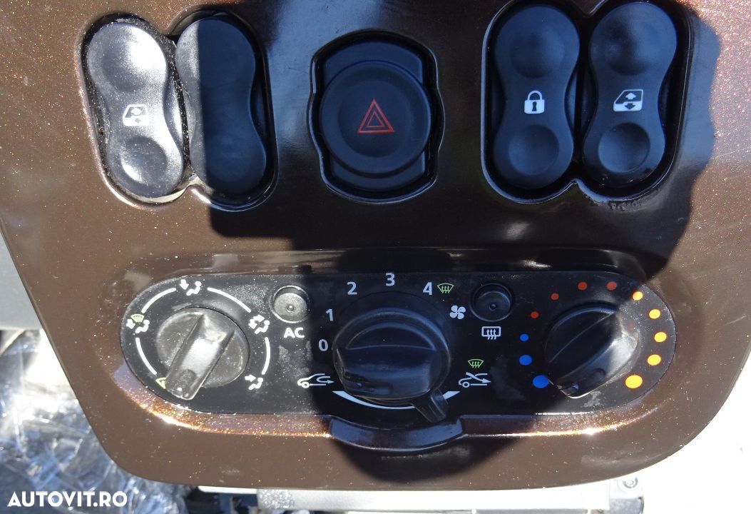 Panou comanda clima AC Dacia Duster din 2012 - 1