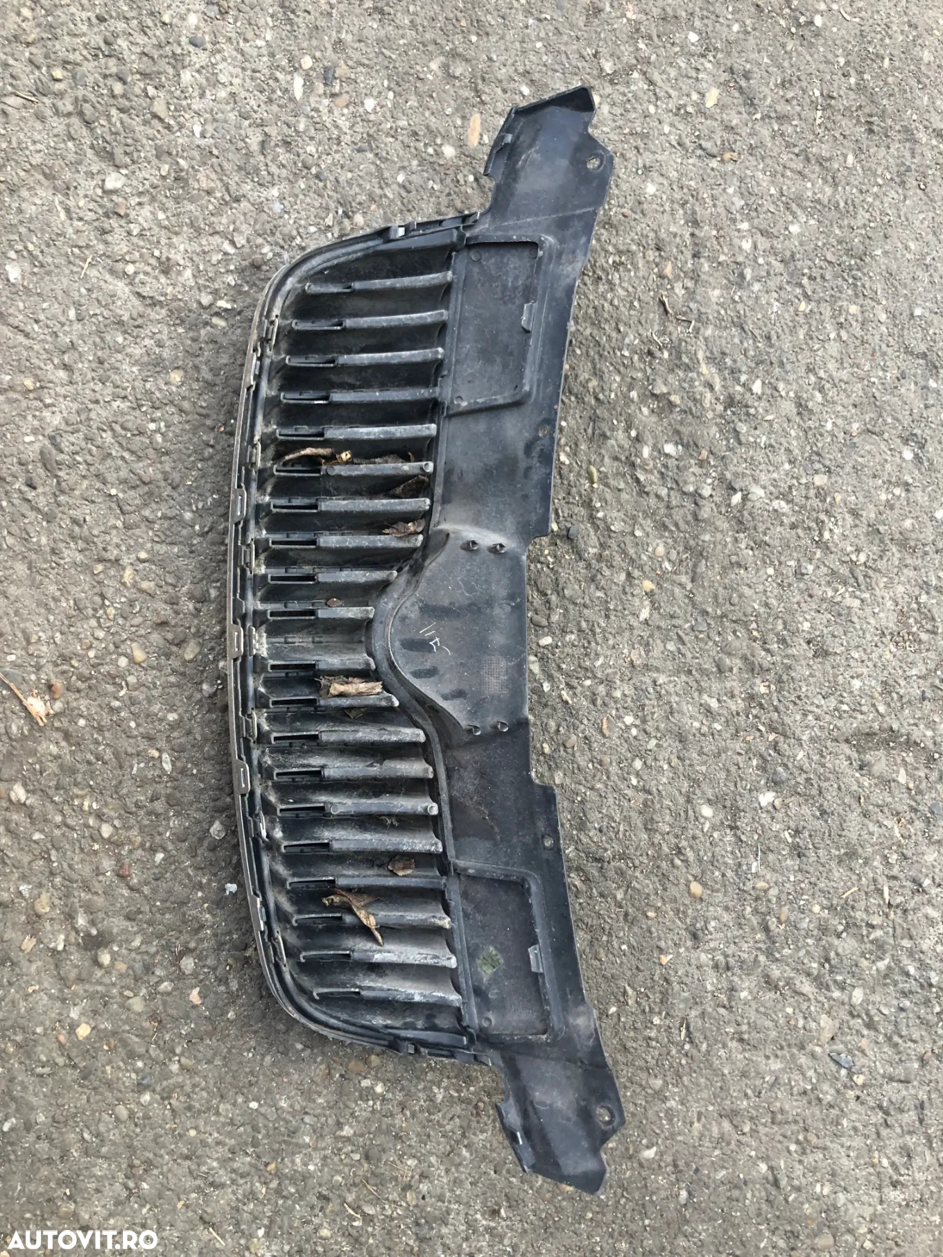 Grila centrala bara fata Skoda Fabia 2 2008 - 5