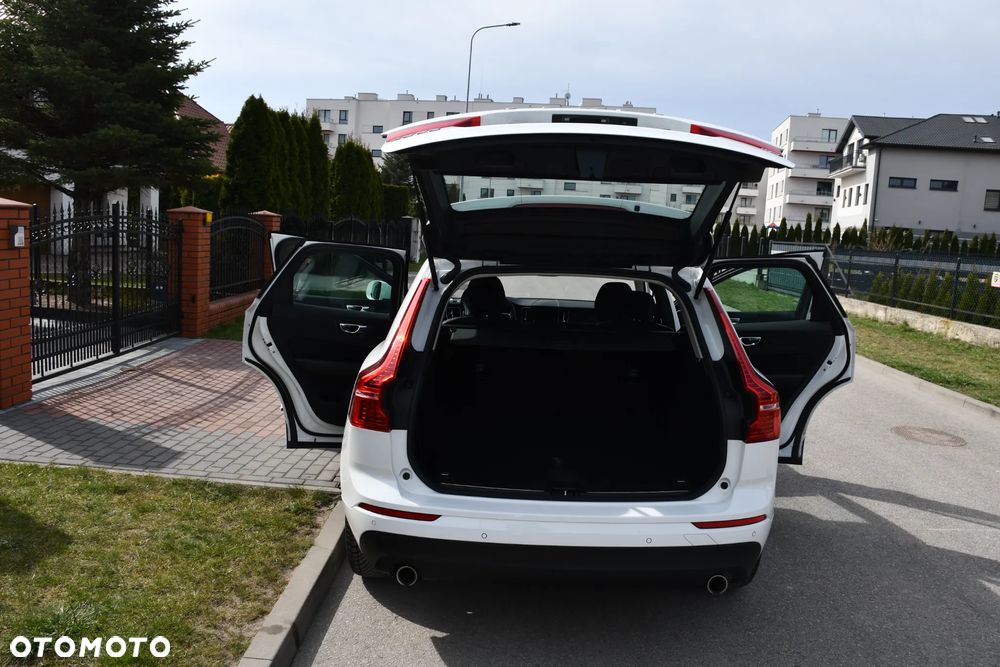 Volvo XC 60 T4 Momentum - 16