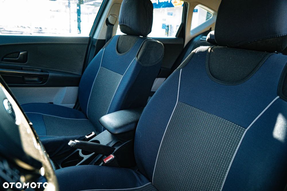 Kia Ceed - 23