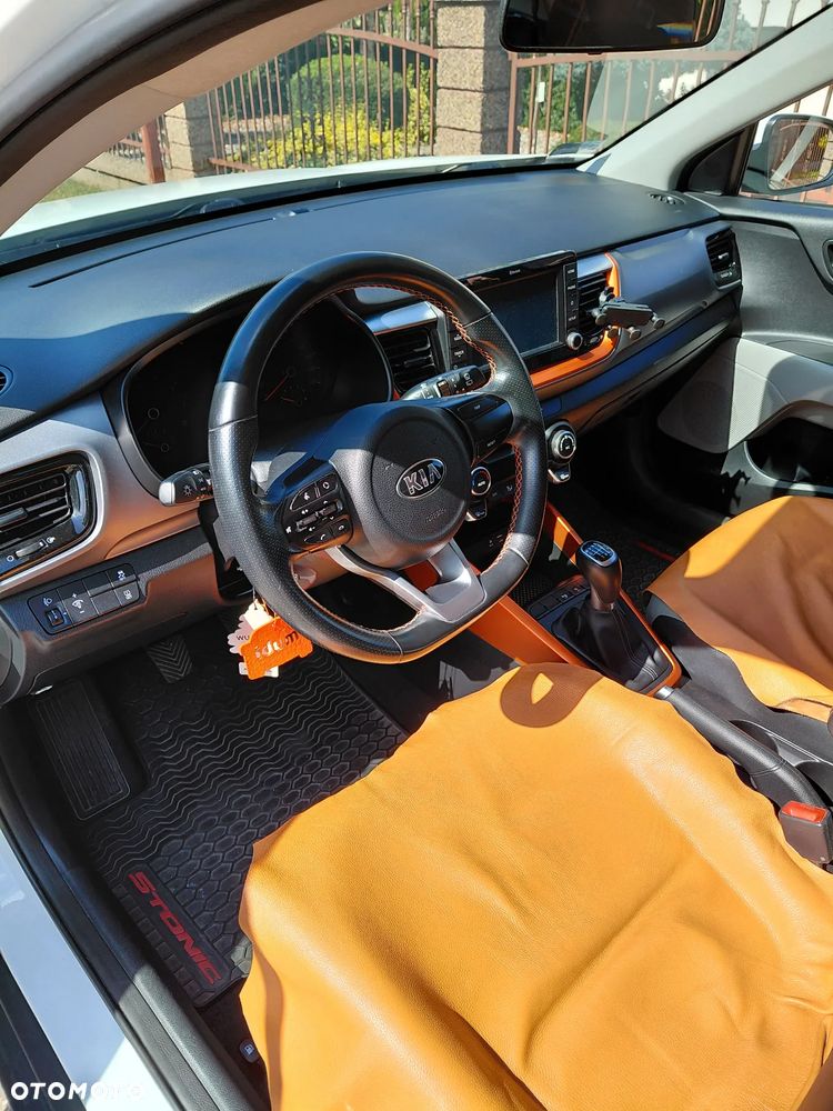 Kia Stonic 1.4 L - 10