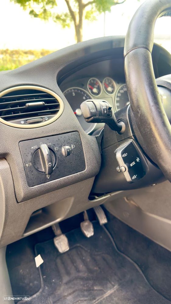 Ford Focus 1.6 TDCi Sport - 9