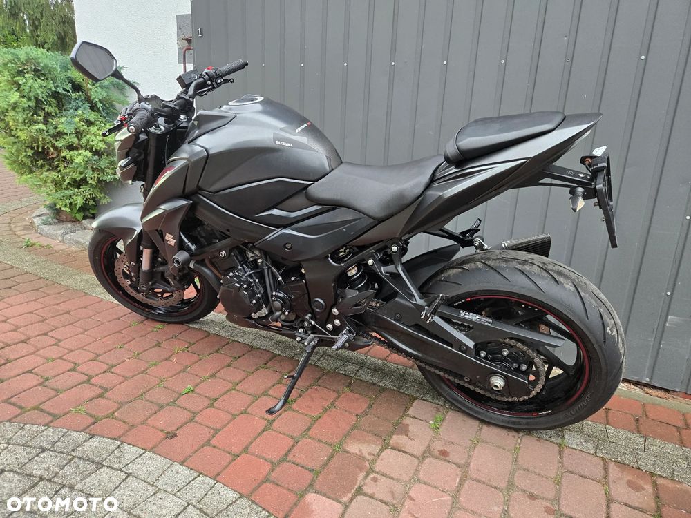 Suzuki GSX - 4