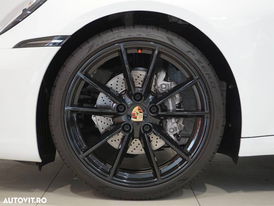 Porsche 911 Carrera Cabriolet PDK - 10