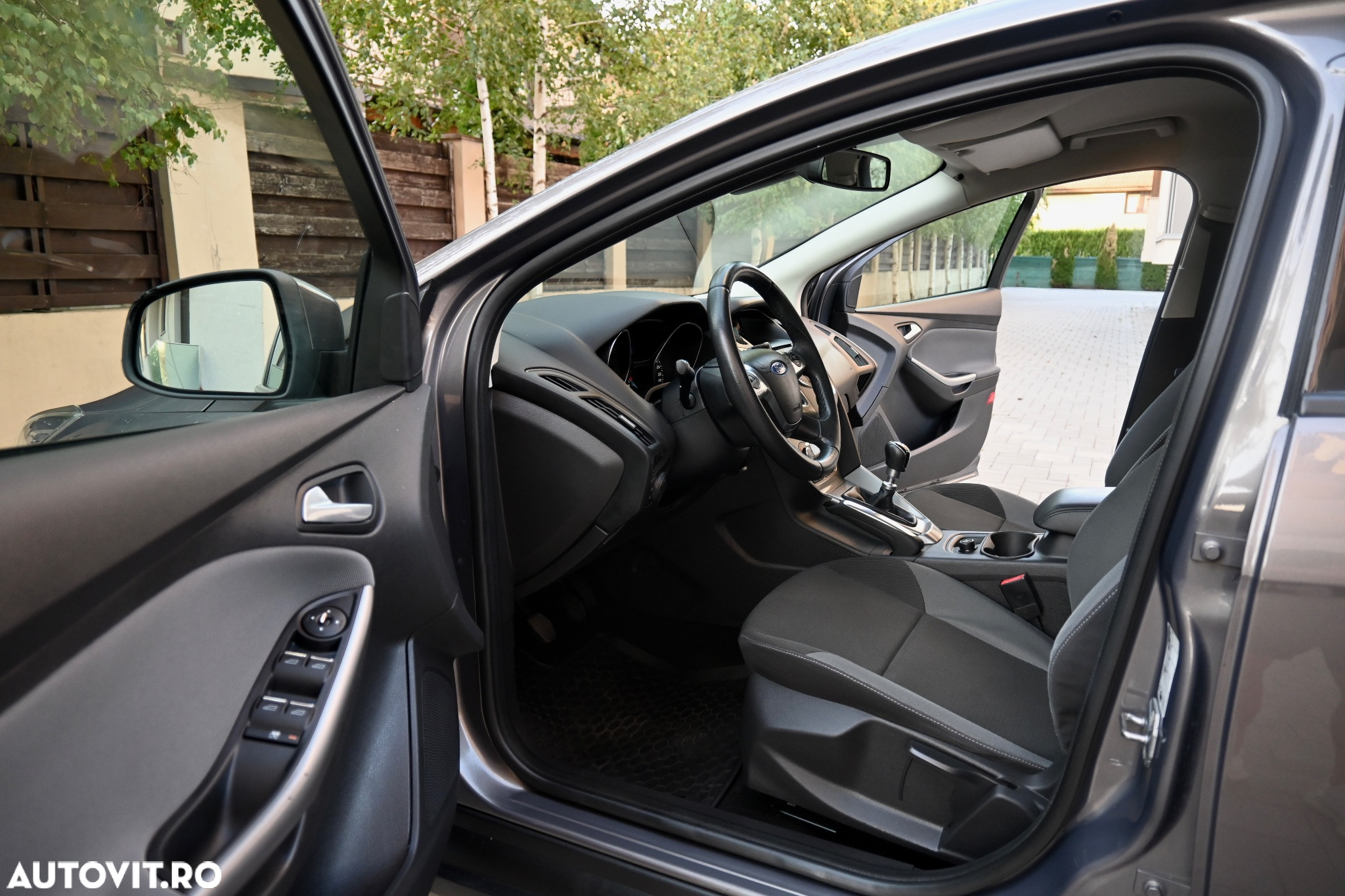 Ford Focus - 33