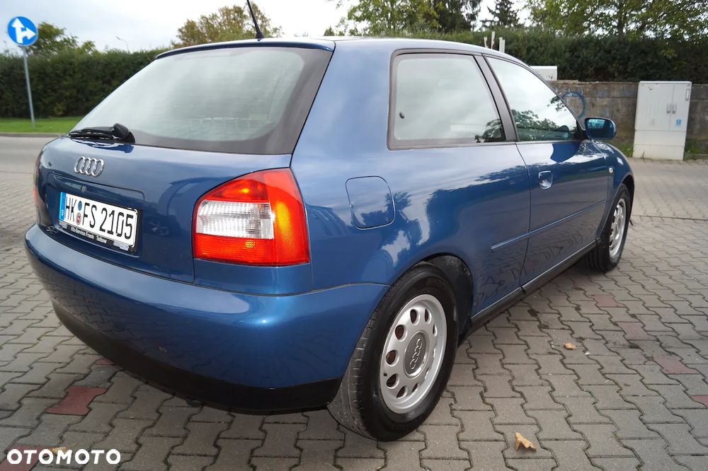 Audi A3 3-drzwiowe 1.6 Ambition - 4