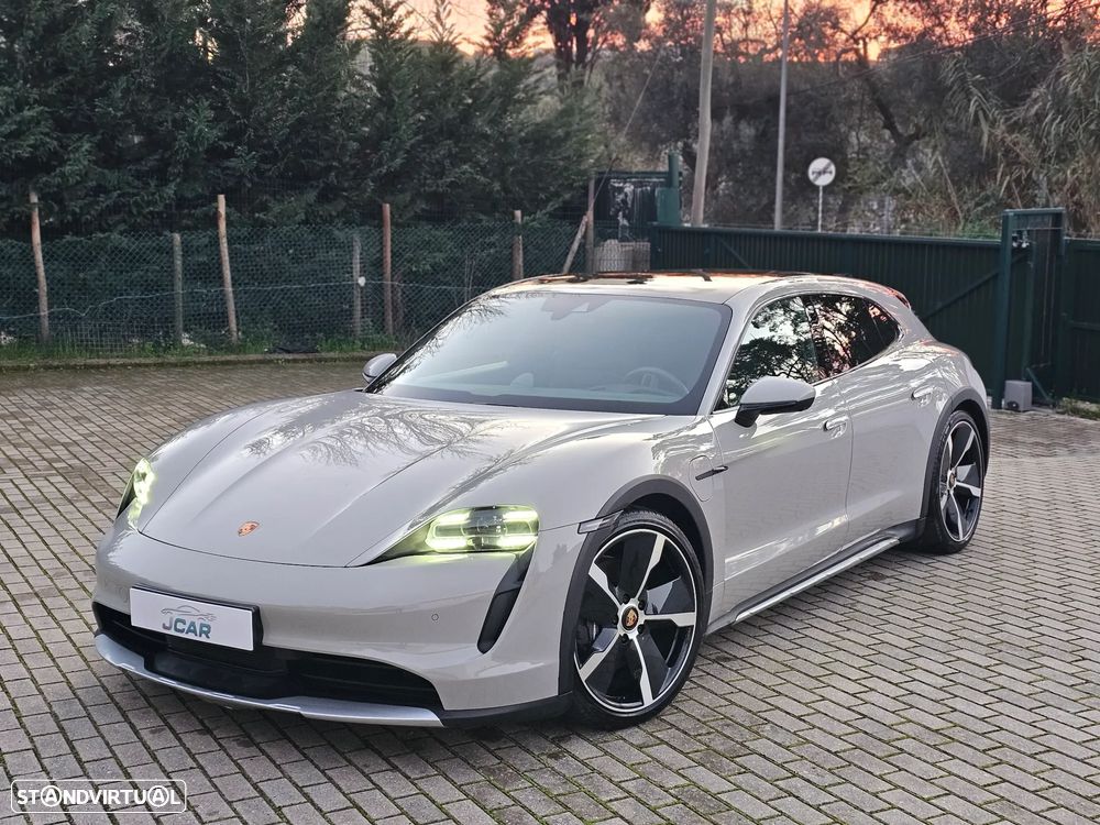 Porsche Taycan Cross Turismo 4 - 10