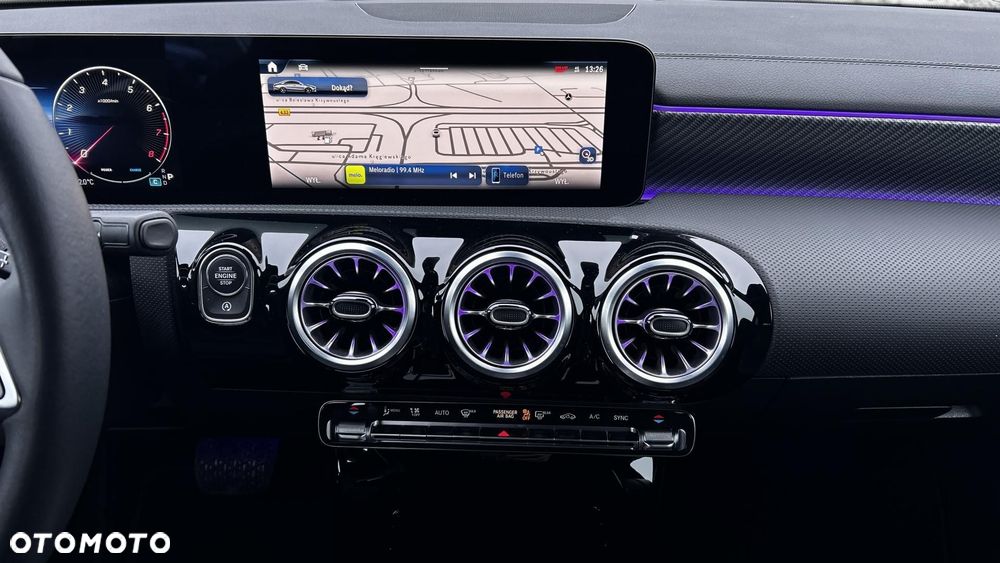 Mercedes-Benz CLA 200 Progressive 7G-DCT - 17