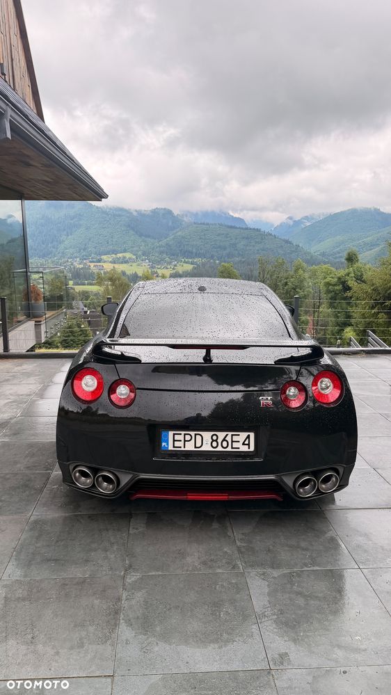 Nissan GT-R - 16