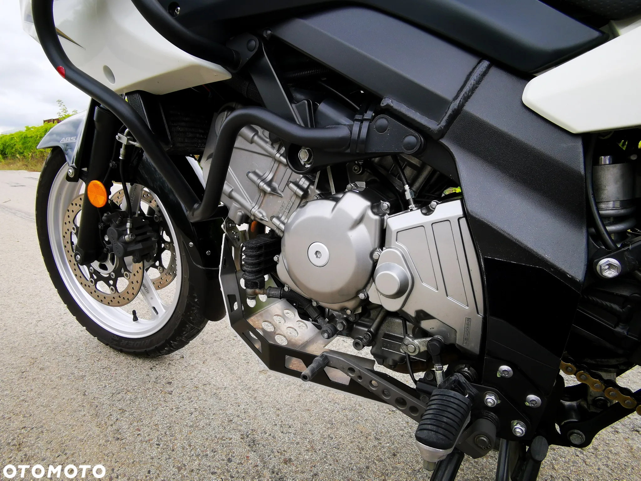 Suzuki DL - 15