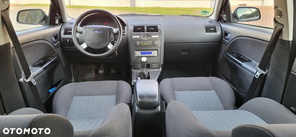 Ford Mondeo 1.8 Ambiente - 15
