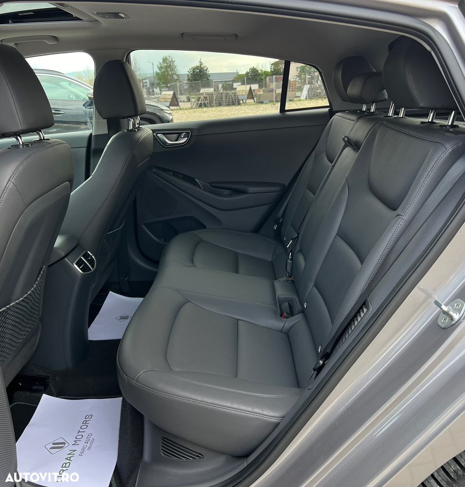 Hyundai IONIQ 1.6 GDI Premium - 18