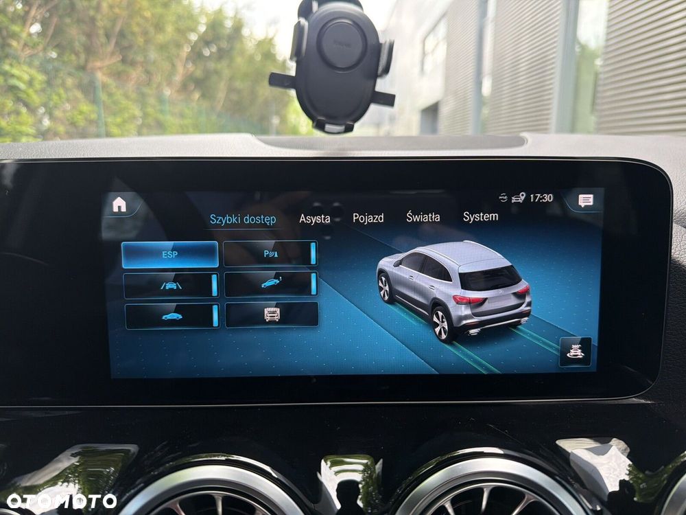 Mercedes-Benz GLA 180 Progressive - 31