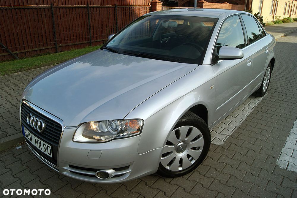 Audi A4 Limousine - 8